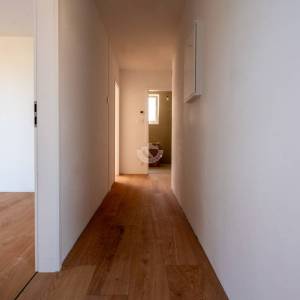 DVOETAŽNI STAN S KROVNOM TERASOM, 200 M OD MORA, PRIVLAKA - ZADAR