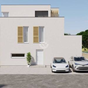 DVOETAŽNI STAN S KROVNOM TERASOM, 200 M OD MORA, PRIVLAKA - ZADAR
