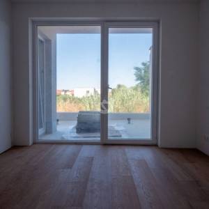 DVOETAŽNI STAN S KROVNOM TERASOM, 200 M OD MORA, PRIVLAKA - ZADAR