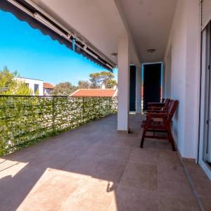 DVOSOBAN APARTMAN S VRTOM I 2 PARKIRNA MJESTA, 150 M OD PLAŽE, PETRČANE (PUNTA RADMAN) – ZADAR