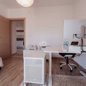DVOSOBAN APARTMAN S VRTOM I 2 PARKIRNA MJESTA, 150 M OD PLAŽE, PETRČANE (PUNTA RADMAN) – ZADAR