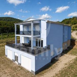 EKSKLUZIVNO – VRHUNSKA KUĆA S 3 ETAŽE U BRINJU