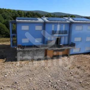 EKSKLUZIVNO – VRHUNSKA KUĆA S 3 ETAŽE U BRINJU