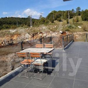 EKSKLUZIVNO – VRHUNSKA KUĆA S 3 ETAŽE U BRINJU