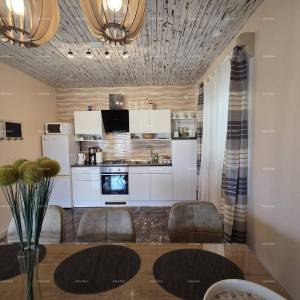 FAŽANA – KUĆA S 2 APARTMANA, 180 m², SAMO 300 m OD MORA I PLAŽE