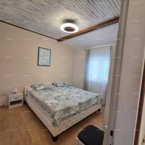 FAŽANA – KUĆA S 2 APARTMANA, 180 m², SAMO 300 m OD MORA I PLAŽE