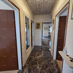 FAŽANA – KUĆA S 2 APARTMANA, 180 m², SAMO 300 m OD MORA I PLAŽE