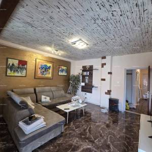 FAŽANA – KUĆA S 2 APARTMANA, 180 m², SAMO 300 m OD MORA I PLAŽE