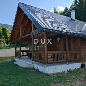 GORSKI KOTAR, LIČ - Drvene kuće, tri sobe, 84m2+25m2 