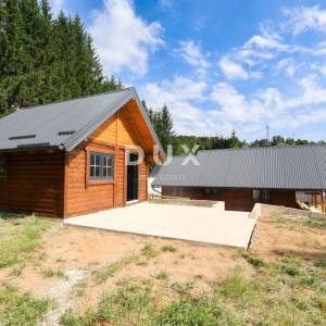 GORSKI KOTAR, LIČ - Drvene kuće, tri sobe, 84m2+25m2 