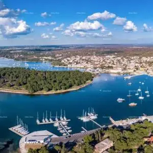 Građevinsko zemljište 1.058 m², 500 m od mora, Medulin