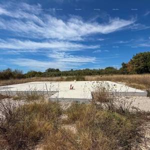 Građevinsko zemljište s građevinskom dozvolom i započetom gradnjom, JADREŠKI, PULA
