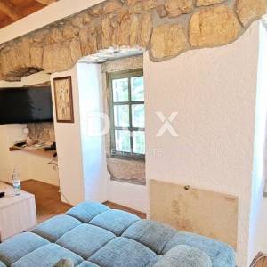 Grižane,  kamena kuća 140 m2 m, s parkirnim mjestom