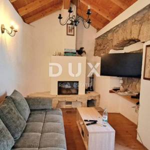 Grižane,  kamena kuća 140 m2 m, s parkirnim mjestom