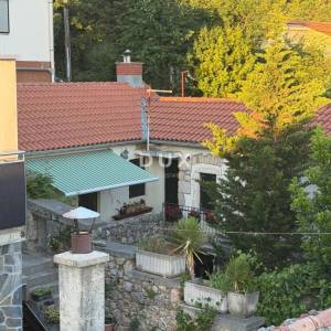 Grižane,  kamena kuća 140 m2 m, s parkirnim mjestom