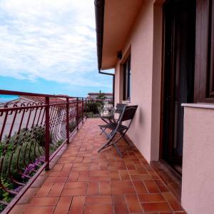 Hrvatska, Gradac kod Makarske – Kuća s 3 apartmana, parkingom, podrumom i pogledom na more, 192 m²