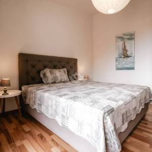 Hrvatska, Gradac kod Makarske – Kuća s 3 apartmana, parkingom, podrumom i pogledom na more, 192 m²