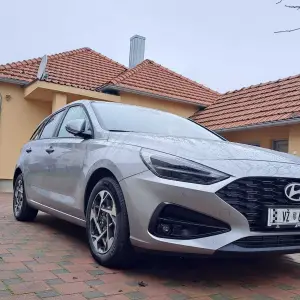 Hyundai i30CW, nov, 12/25, 900 km.