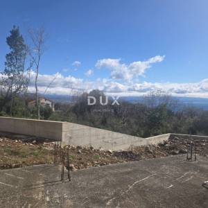 IČIĆI, POLJANE- dvije započete gradnje 900m2 s panoramskim pogledom na more + okoliš 1960m2 