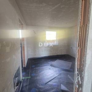 IČIĆI, POLJANE- dvije započete gradnje 900m2 s panoramskim pogledom na more + okoliš 1960m2 