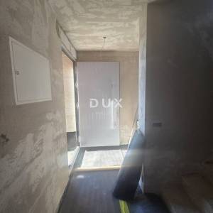 IČIĆI, POLJANE- dvije započete gradnje 900m2 s panoramskim pogledom na more + okoliš 1960m2 