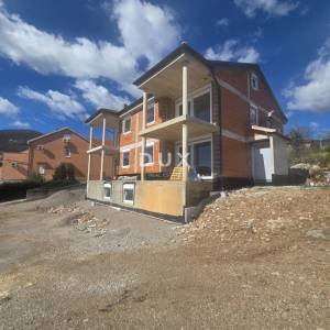 IČIĆI, POLJANE- dvije započete gradnje 900m2 s panoramskim pogledom na more + okoliš 1960m2 