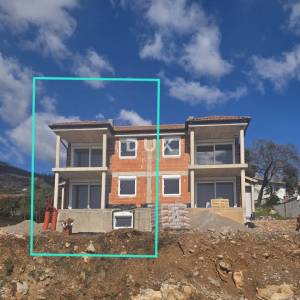 IČIĆI, POLJANE- dvojna kuća - započeta gradnja 225m2 s panoramskim pogledom na more + okoliš 420m2 