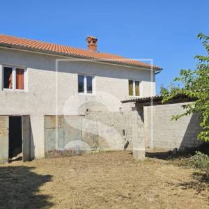 Imanje sa 3 kuće, okolica Žminja