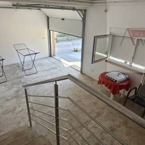 Imotski Lug obiteljska kuća 300 m2 najam