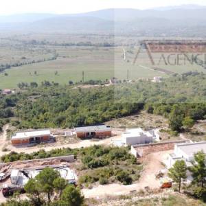Imotski vila (roh-bau) 390 m2 vrhunska lokacija - ekskluziva