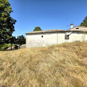 Istra, Buzet, Kamena istarska stancija s više od 26.000m2 zemljišta