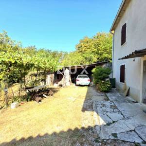 Istra, Buzet, Kamena istarska stancija s više od 26.000m2 zemljišta