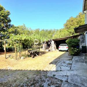 Istra, Buzet, Kamena istarska stancija s više od 26.000m2 zemljišta