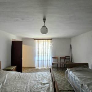Istra, Buzet, Kamena istarska stancija s više od 26.000m2 zemljišta