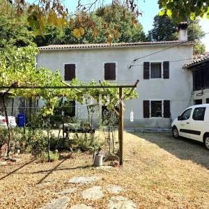 Istra, Buzet, Kamena istarska stancija s više od 26.000m2 zemljišta