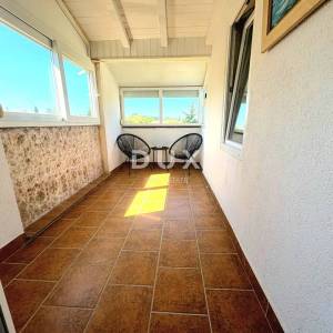 Istra, Červar Porat, 4SS+DB renoviran dvoetažni privatan stan, 250m od plaža