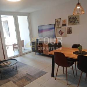 Istra, Červar Porat, 54.46m2, adaptiran 2s+db, lođa