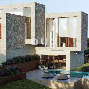 Istra, Kaštelir, Građevinsko zemljište sa građevinskom dozvolom i započetom gradnjom
