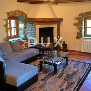 Istra, Labin, dvije kamene kuće, 300 m², bazen, velika okućnica
