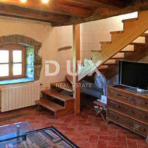 Istra, Labin, dvije kamene kuće, 300 m², bazen, velika okućnica