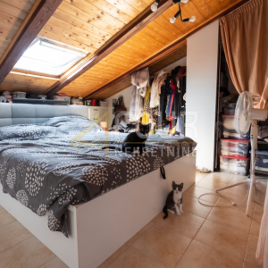 Istra, Ližnjan, mansardni stan s terasom i pogledom na more