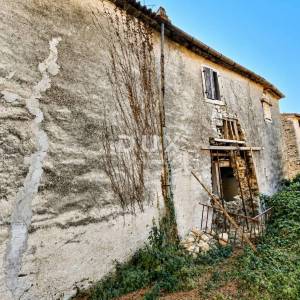 ISTRA, MOJAN - Istarska samostojeća kamena kuća