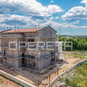 ISTRA, MUNTRILJ - Samostojeća kuća s bazenom