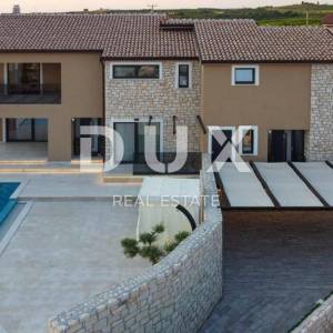 Istra, Nova Vas, luksuzna dvojna vila, 146.42 m2, bazen, terasa