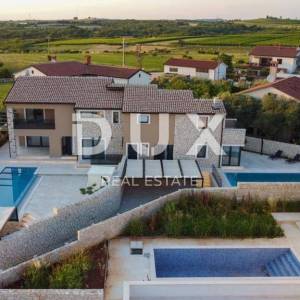 Istra, Nova Vas, luksuzna dvojna vila, 146.42 m2, bazen, terasa