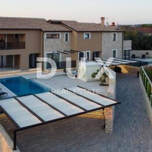 Istra, Nova Vas, luksuzna dvojna vila, 178.70 m2, bazen, terasa