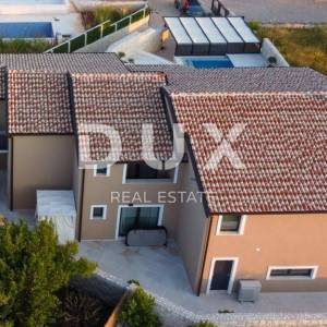 Istra, Nova Vas, luksuzna dvojna vila, 178.70 m2, bazen, terasa
