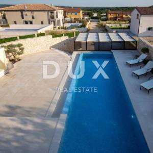 Istra, Nova Vas, luksuzna dvojna vila, 178.70 m2, bazen, terasa