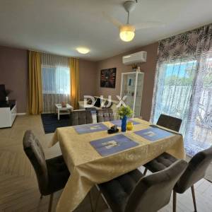 Istra, Novigrad, 91,80 m2S, bazen, terasa