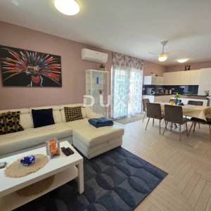 Istra, Novigrad, 91,80 m2S, bazen, terasa